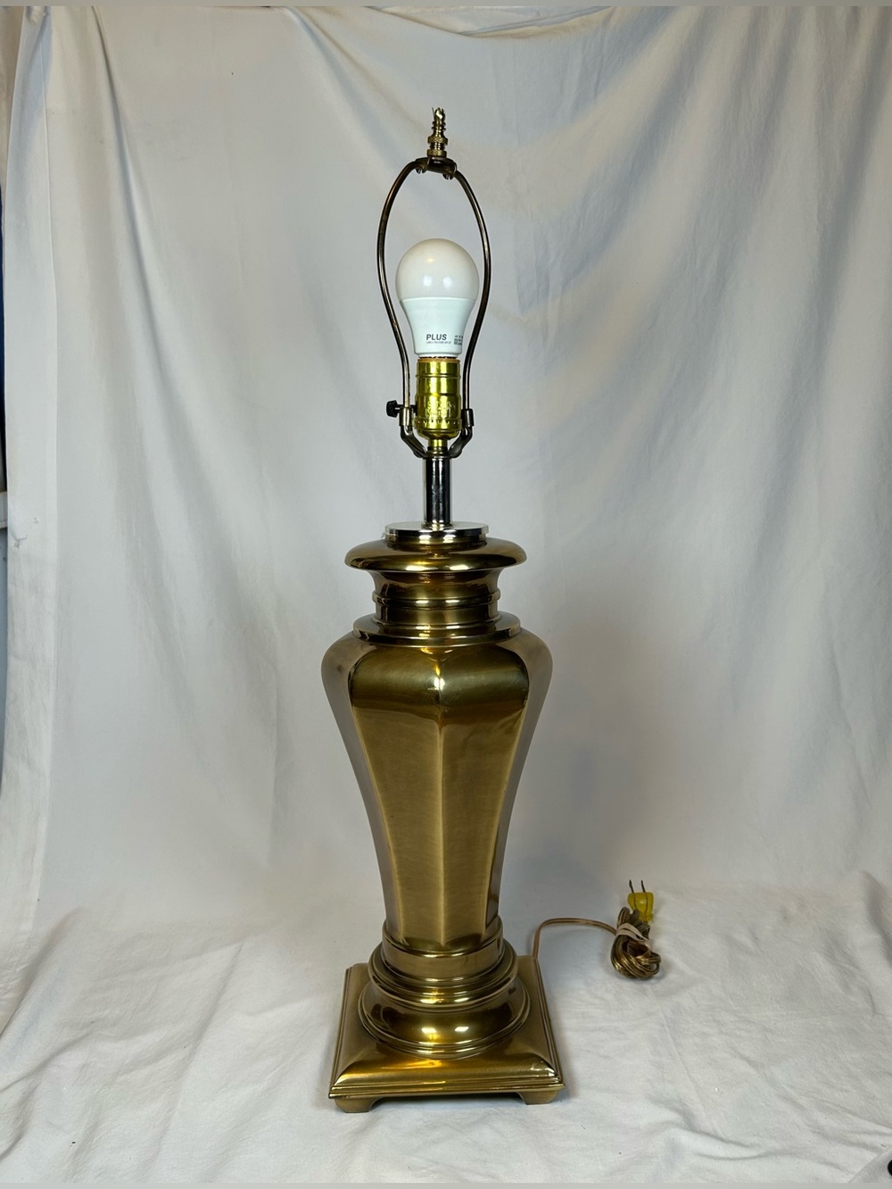 Vintage MCM Stiffel Solid Brass Urn Style Table Lamp